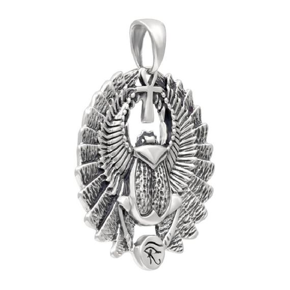 Подвеска «Скарабей малый» из серебра, вид полубоком