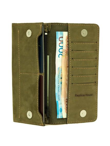 Фото функционального кошелька Классический из зеленого нубука, развернутый вид с наполнением.