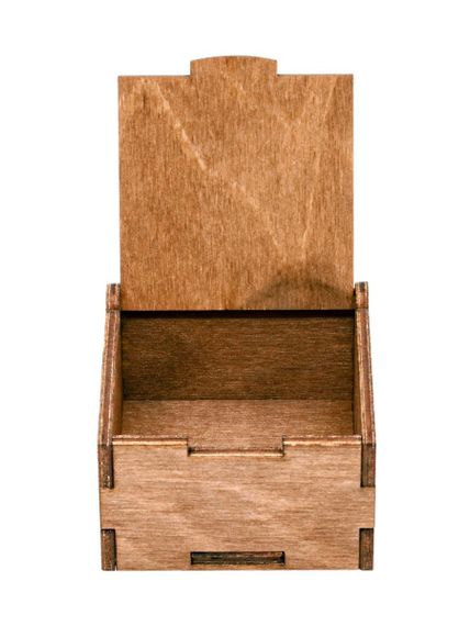 Фото подарочной коробки из фанеры 56х56х33, вид с открытой крышкой.