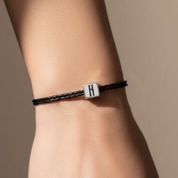 Шарм куб с руной Хагалаз - подвеска из серебра 925 пробы, живое фото 1