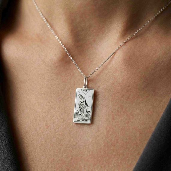 Подвеска Таро - карта Сила, кулон из серебра 925 пробы, живое фото 1