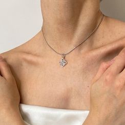 Оберег Макошь подвеска