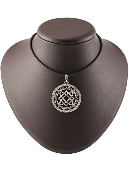 Изображение подвески оберега звезда Лады на коричневом постаменте в масштабе из серебра.