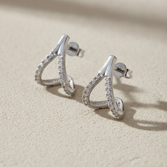 Серьги-пусеты Долька из серебра 925 пробы с фианитами, живое фото 2