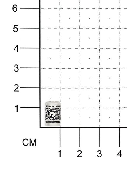 Фото шарм цифра 5 из серебра на размерной сетке