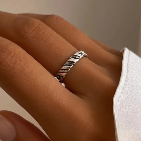 Кольцо Плетение из серебра 925 пробы