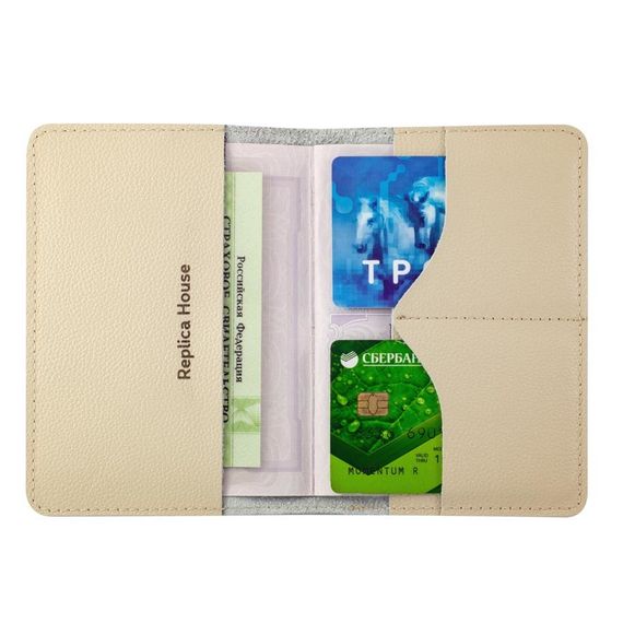 Фото обложки для паспорта мудрая сова из кожи молочного цвета, обложка на белом фоне в развернутом виде с наполнением.