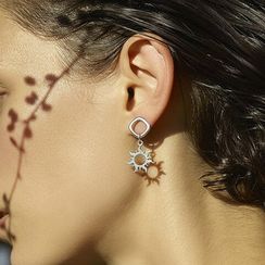 Серьги-пусеты с подвеской Солнце из серебра 925 пробы