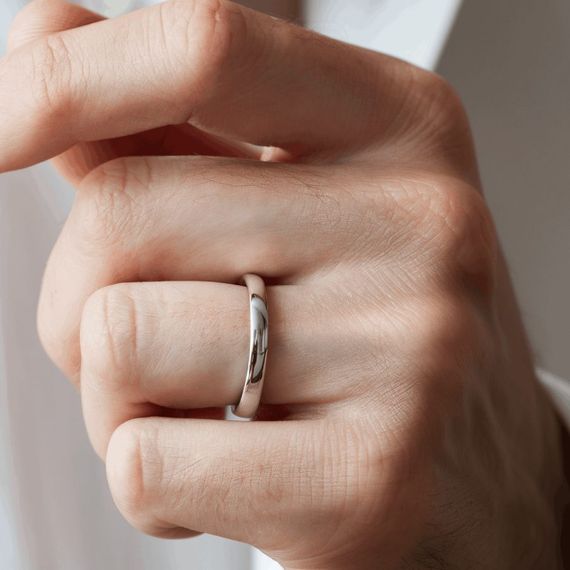 Кольцо обручальное 4 мм из серебра 925, живое фото 1