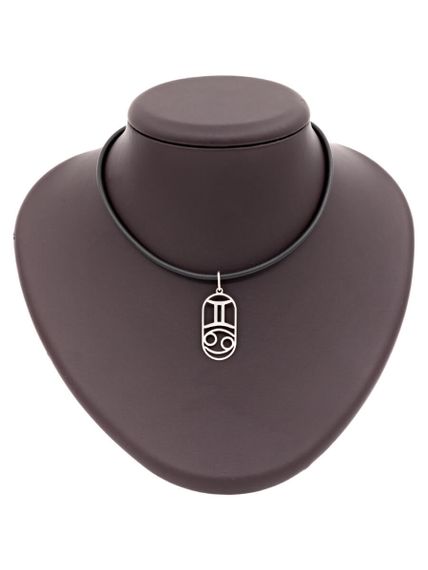 Фото подвески Куспид Близнецы-Рак из серебра, вид на постаменте.