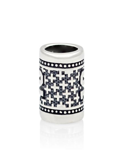 Фото шарм цифра число 10 из серебра на белом фоне сбоку