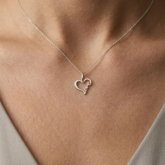 Контур сердца Love подвеска из серебра, живое фото 1